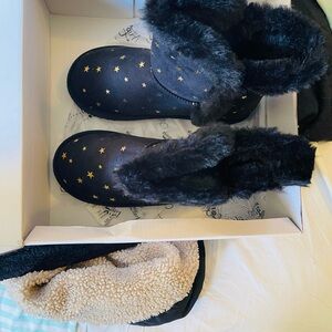 Black faux fur suede Star Patterned  Boots girls NWT